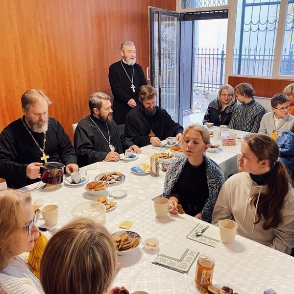 Встреча митрополита Илариона с молодыми паломниками из Виленско-Литовской епархии